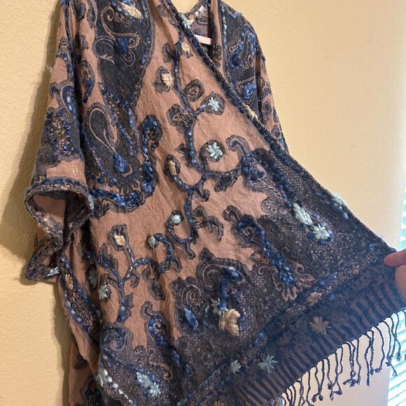 Soft Surroundings Wool Blend Kimono Poncho Wrap O/S Blue Embroidered Yarn Artsy - Picture 4 of 9